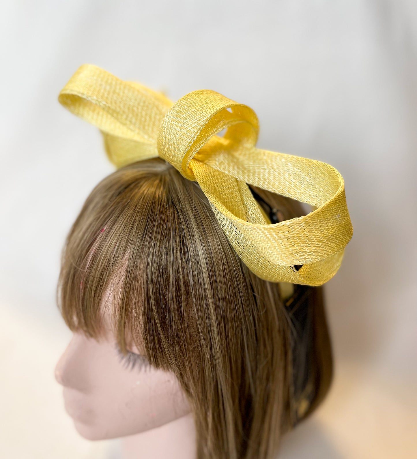 Lemon bow detail fascinator