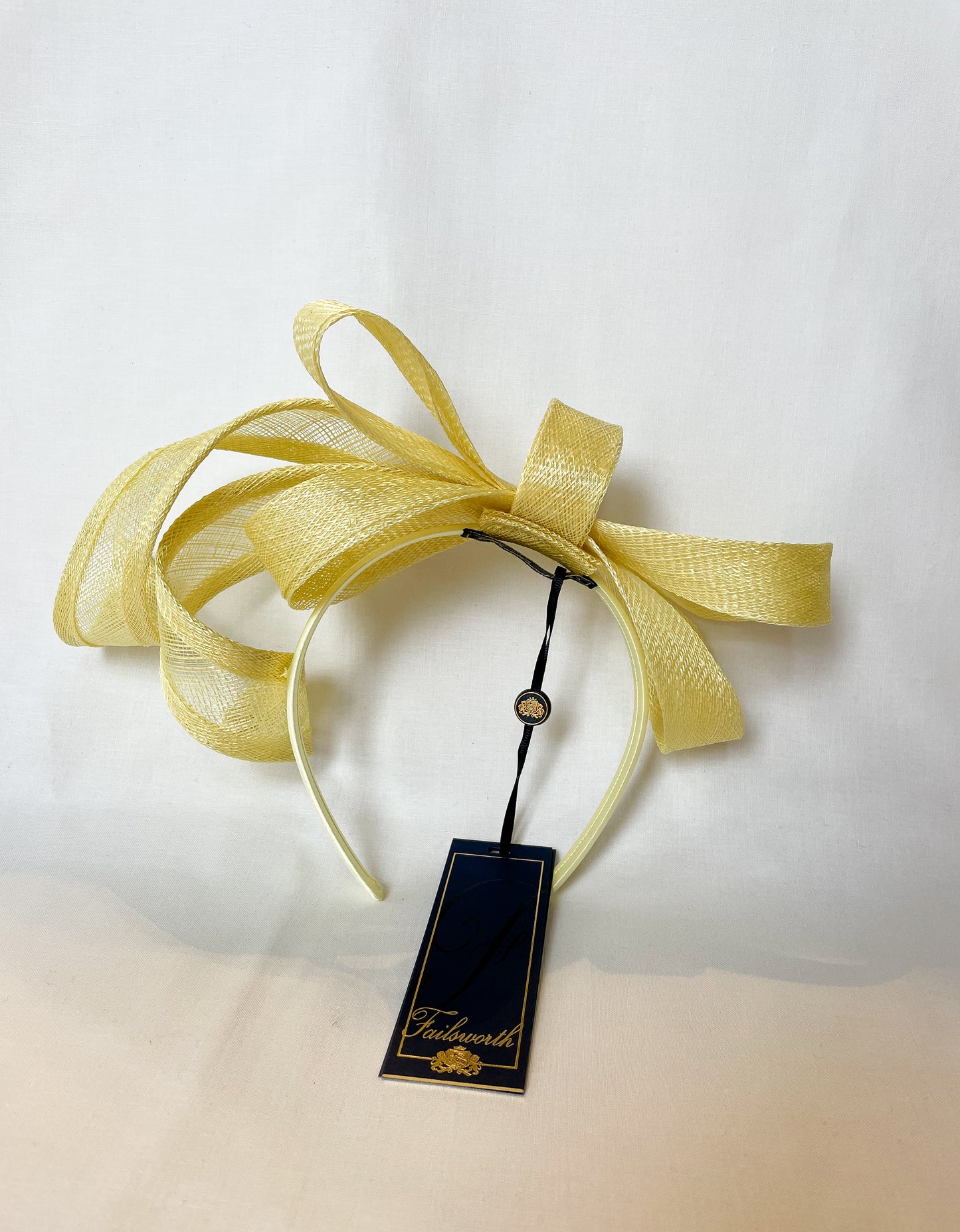 Lemon bow detail fascinator