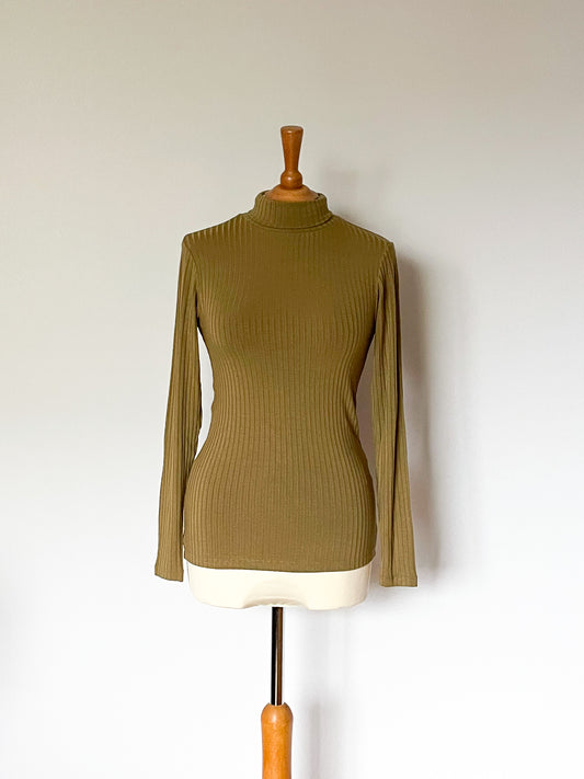 Ermine Ribbed Turtle Neck